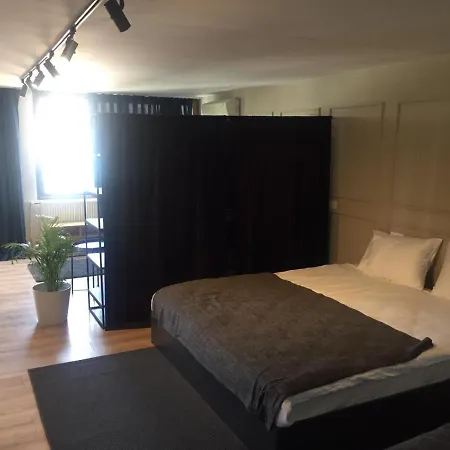Hotel Intro