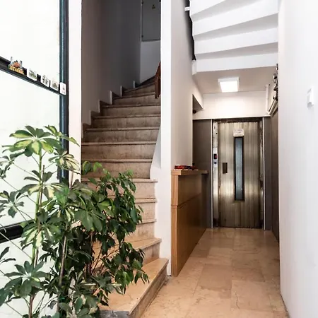 Hotel Intro