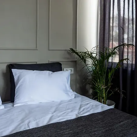 Intro Hotel