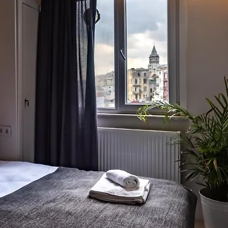 Intro Hotel