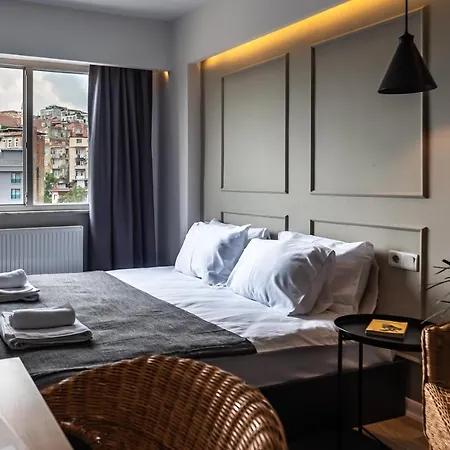Intro Hotel 3*
