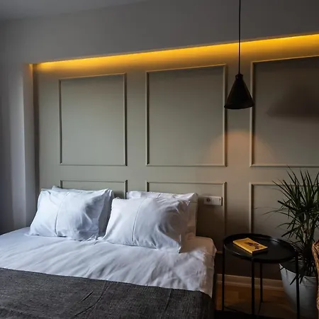 Hotel Intro